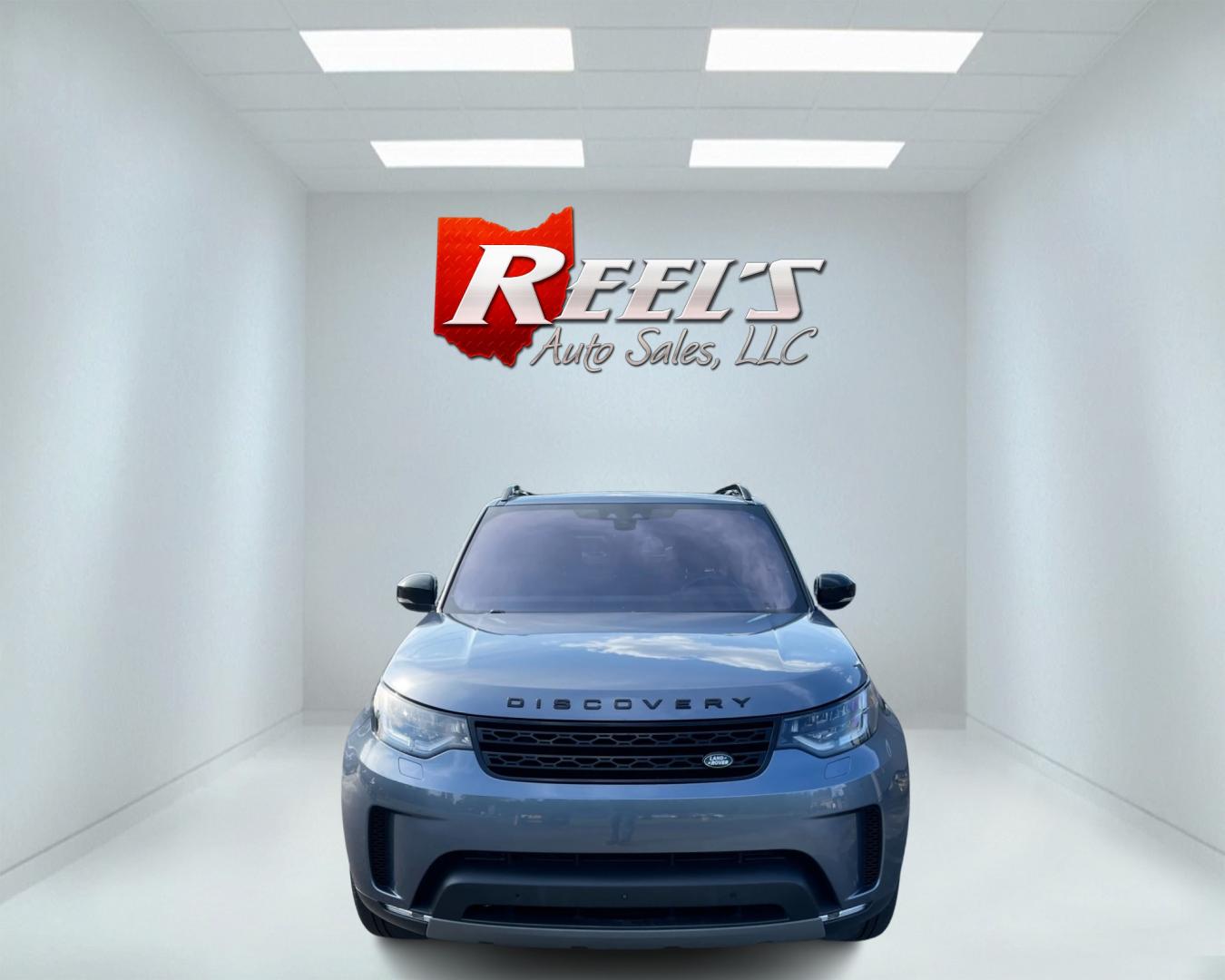 2018 Blue /Black Land Rover Discovery HSE (SALRR2RV5JA) with an 3.0L V6 DOHC 24V Supercharged engine, 8A transmission, located at 11115 Chardon Rd. , Chardon, OH, 44024, (440) 214-9705, 41.580246, -81.241943 - This 2018 Land Rover Discovery HSE is a luxurious and capable SUV that offers a blend of comfort, technology, and off-road prowess. With its 3.0L supercharged V6 engine, it produces 340 horsepower and is paired with an 8-speed automatic transmission. The interior features premium leather upholstery, - Photo#1